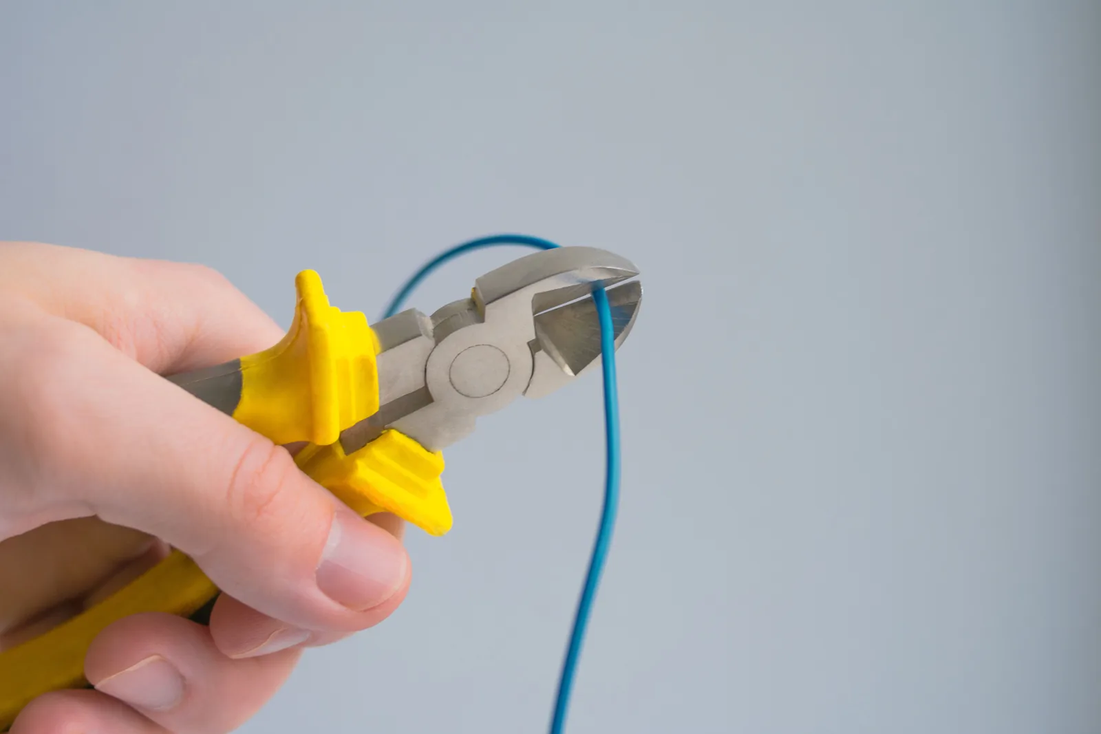 Cutting a conductor to length, for licensed electrician in Abbotsford